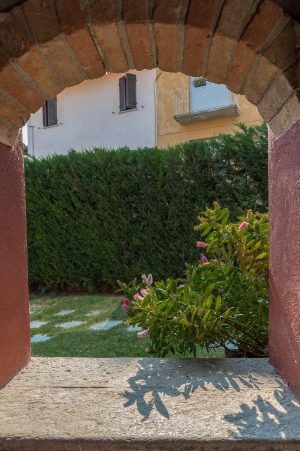 Villa Goccia Di Vino La Morra Exterior photo